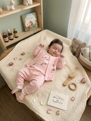 سه تیکه نوزادی پنبه اعلا سایز ۱ تا ۳ طرح دخترانه